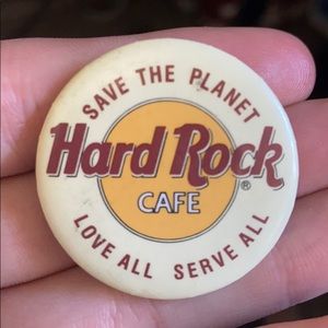 Hard Rock Cafe (eggshell colored) Pin
